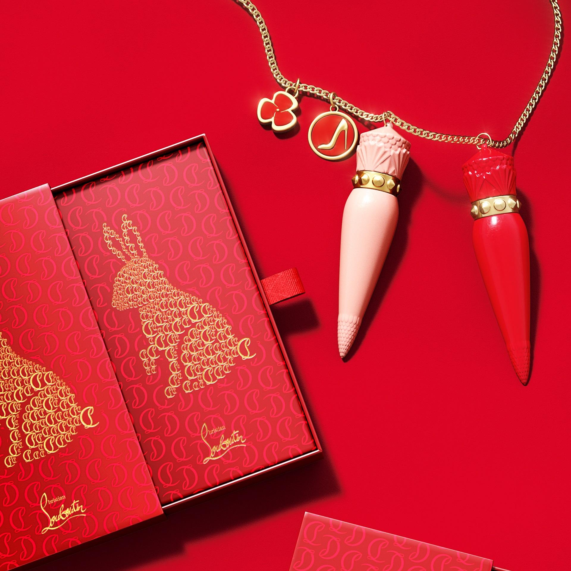 限定利是封飾上紅色及金色的Christian Louboutin標誌圖案。