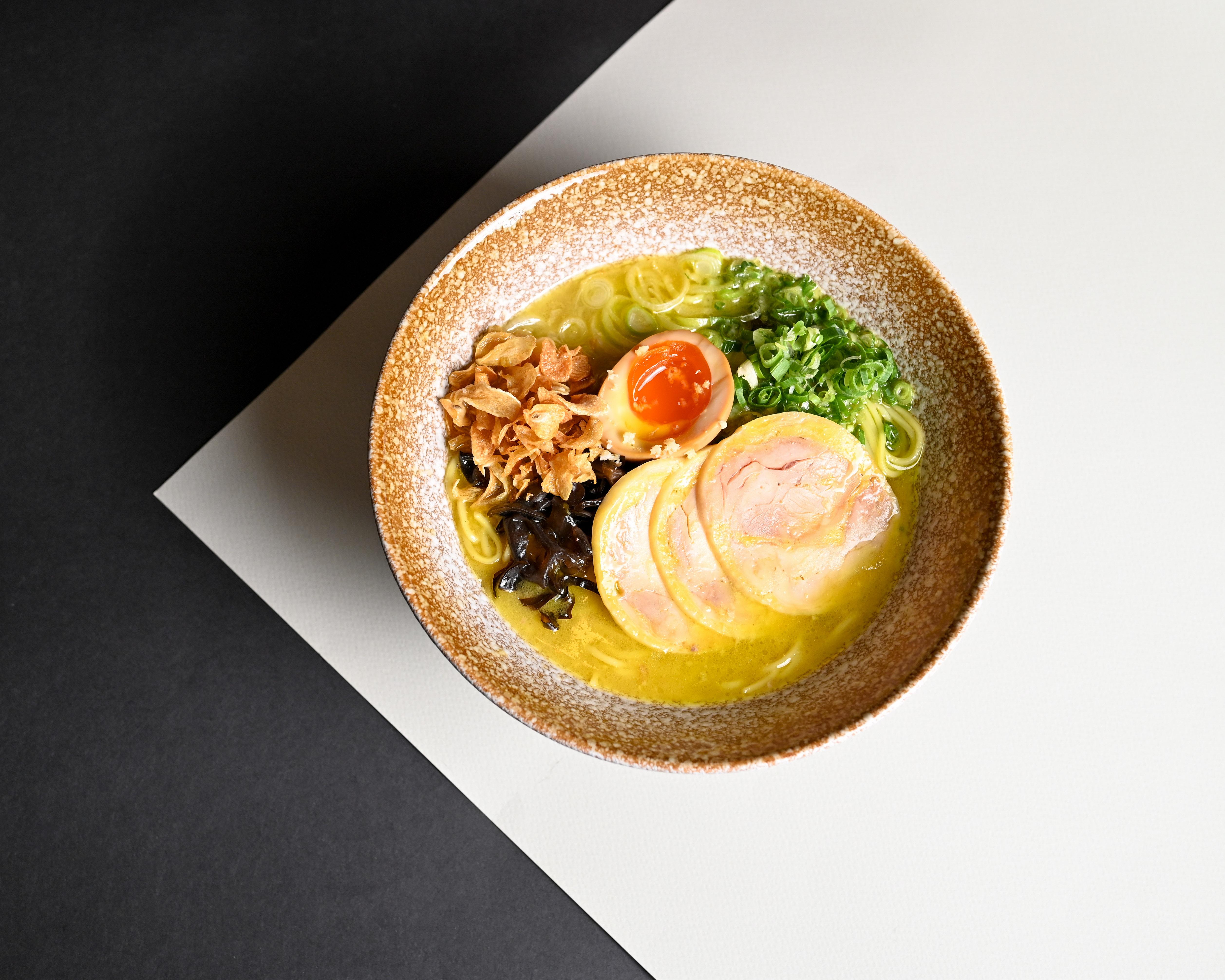 韓式人參走地雞湯叉燒麵 HK$88