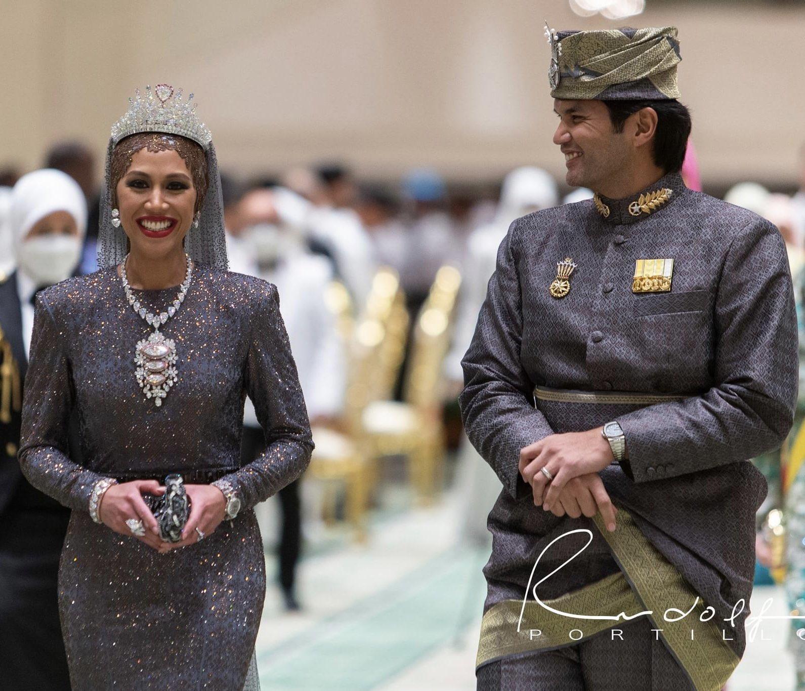 阿莎瑪公主的鑽石后冠、鑽石頸鏈、鑽石戒指、鑽石手鐲及鑽石手錶,極盡奢華。(互聯網)