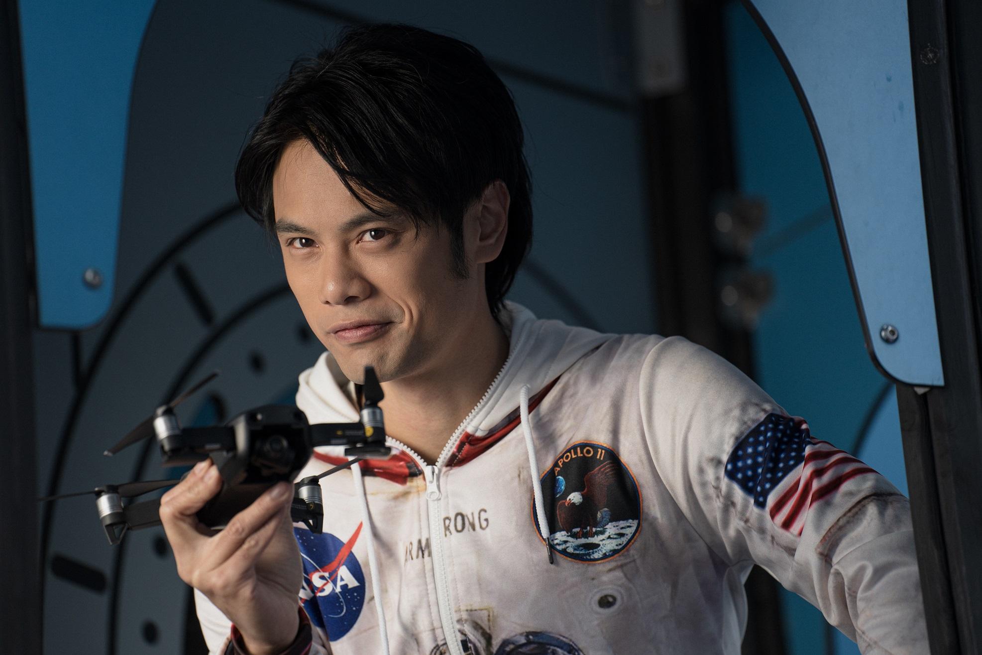 陳健朗演阿冰的男友Dickson,千方百計幫女友的網絡頻道爭view數。(《1人婚禮》劇照)