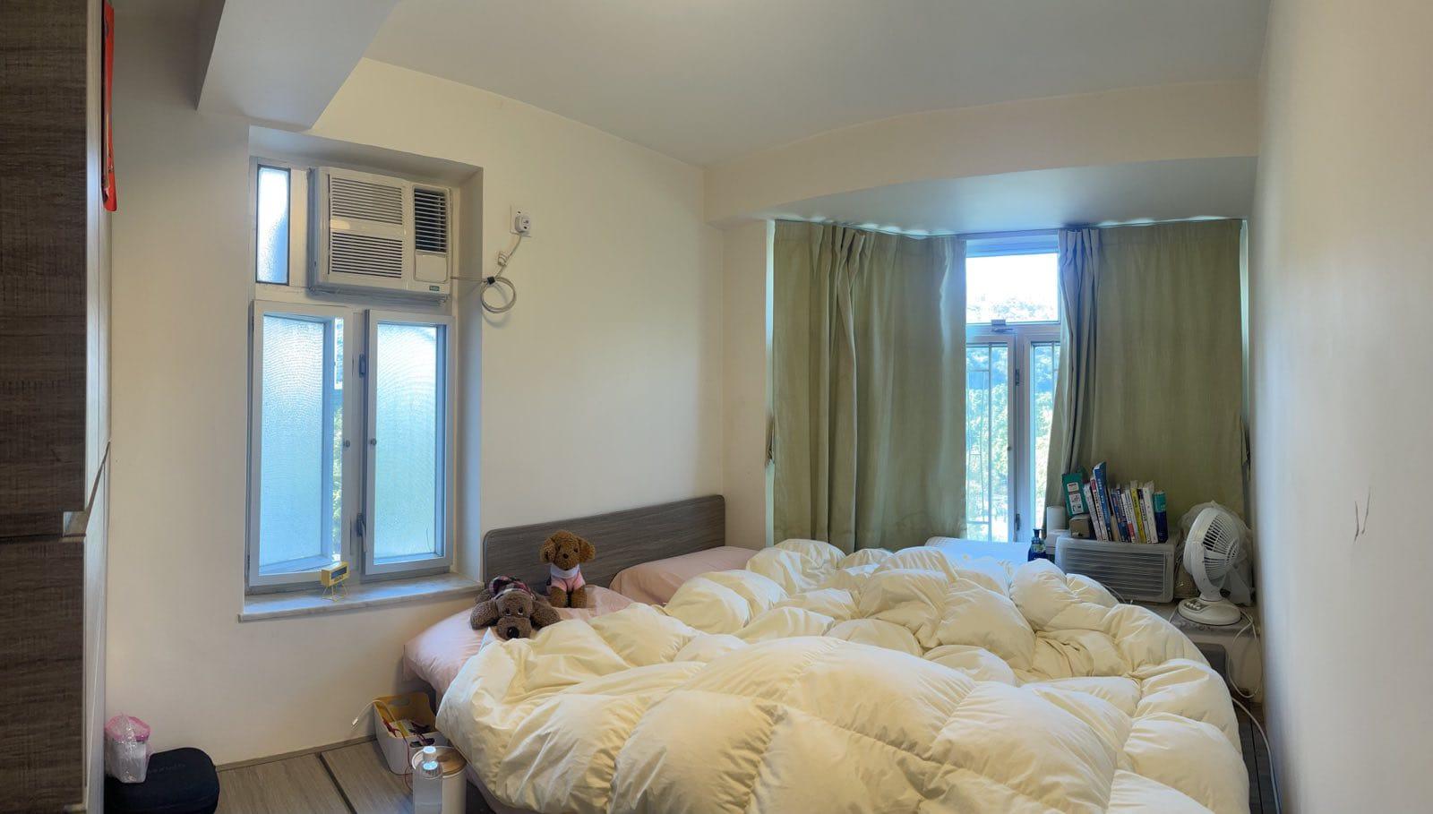 主人房設有地台及大衣櫃,新淨美觀兼實用,並且設有兩邊窗,光猛通爽。