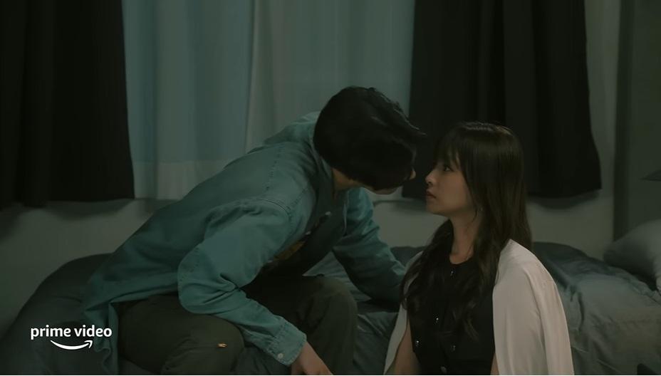 深田恭子與片寄涼太實際年齡相差12歲,二人在劇中有不少親熱鏡頭。