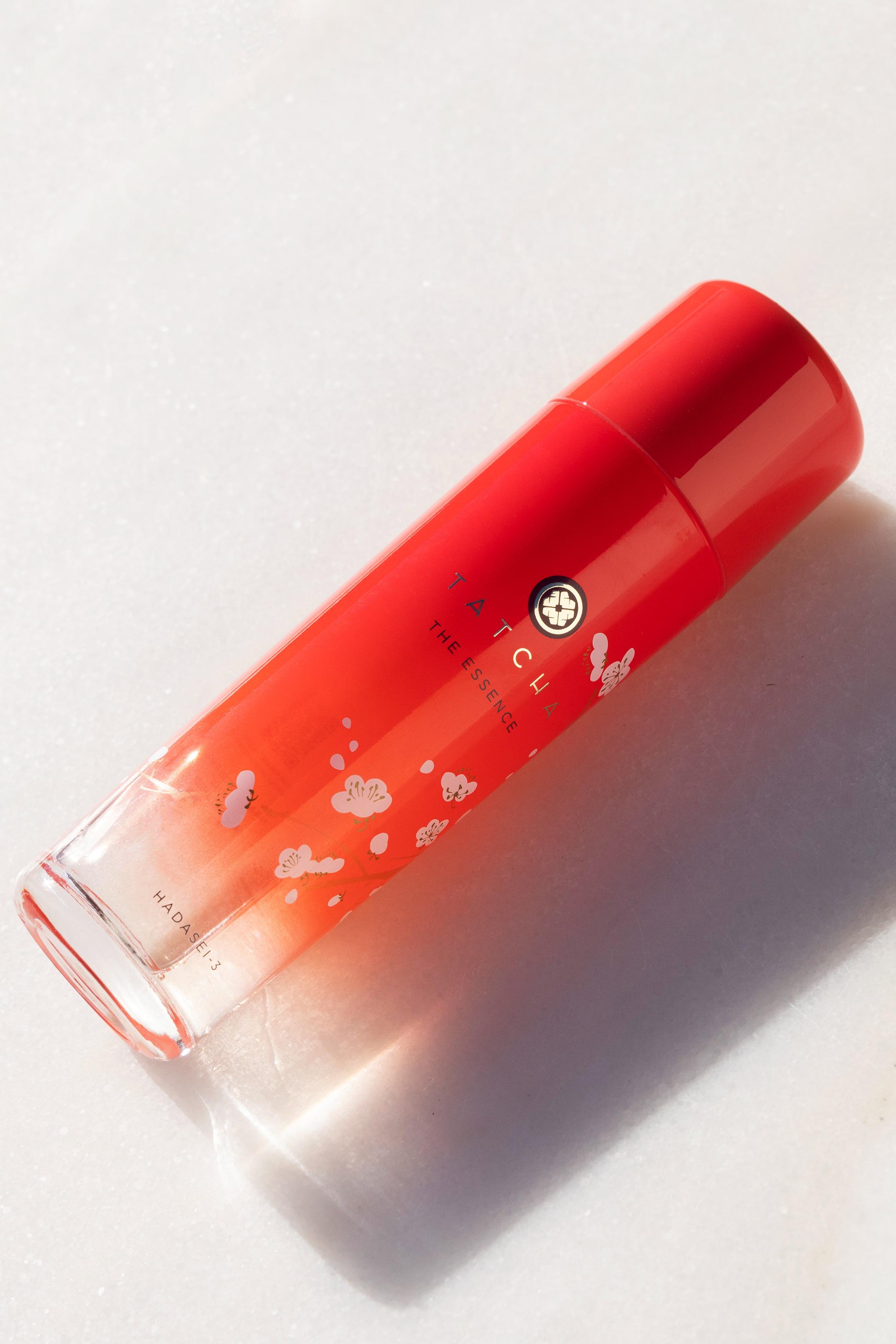 2023新年兔年限定美妝|Tatcha 新春限定特別版 煥采盈亮精華水 $910/150ml