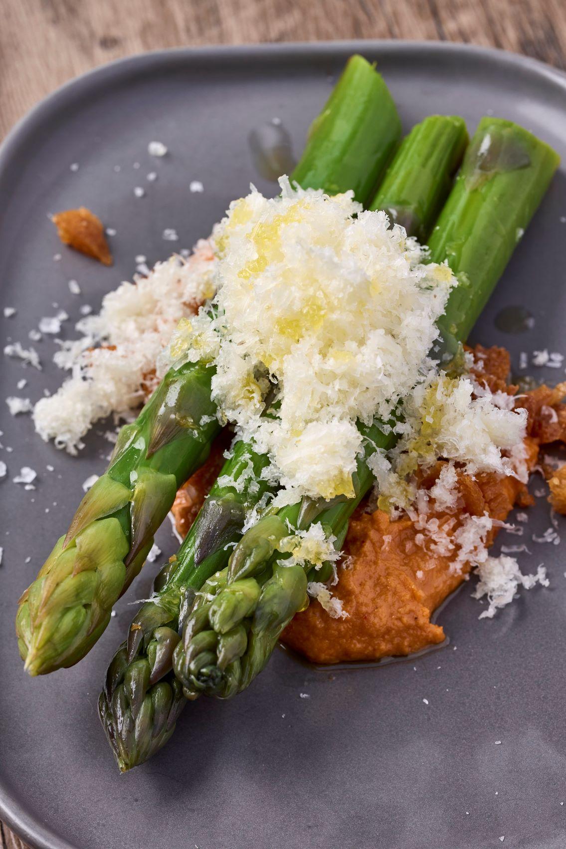 Steak for Two套餐逢星期二至星期四推出,每位$390,至少兩位起