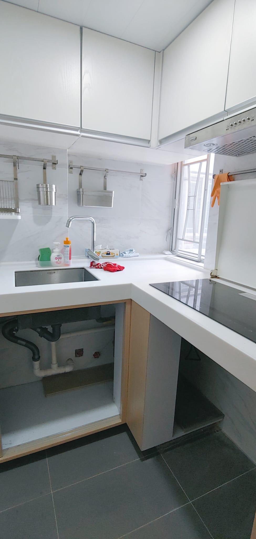 廚房空間足、配套新淨。(代理提供)