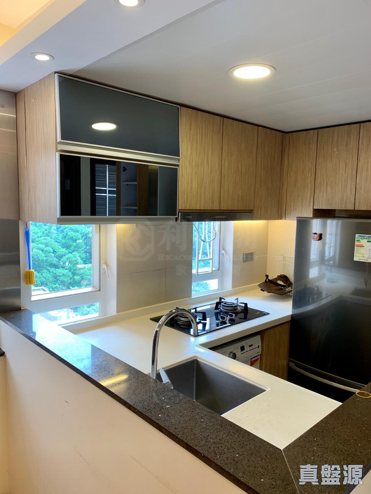開放式廚房配套新淨齊全,設計亦相當實用。(代理提供)