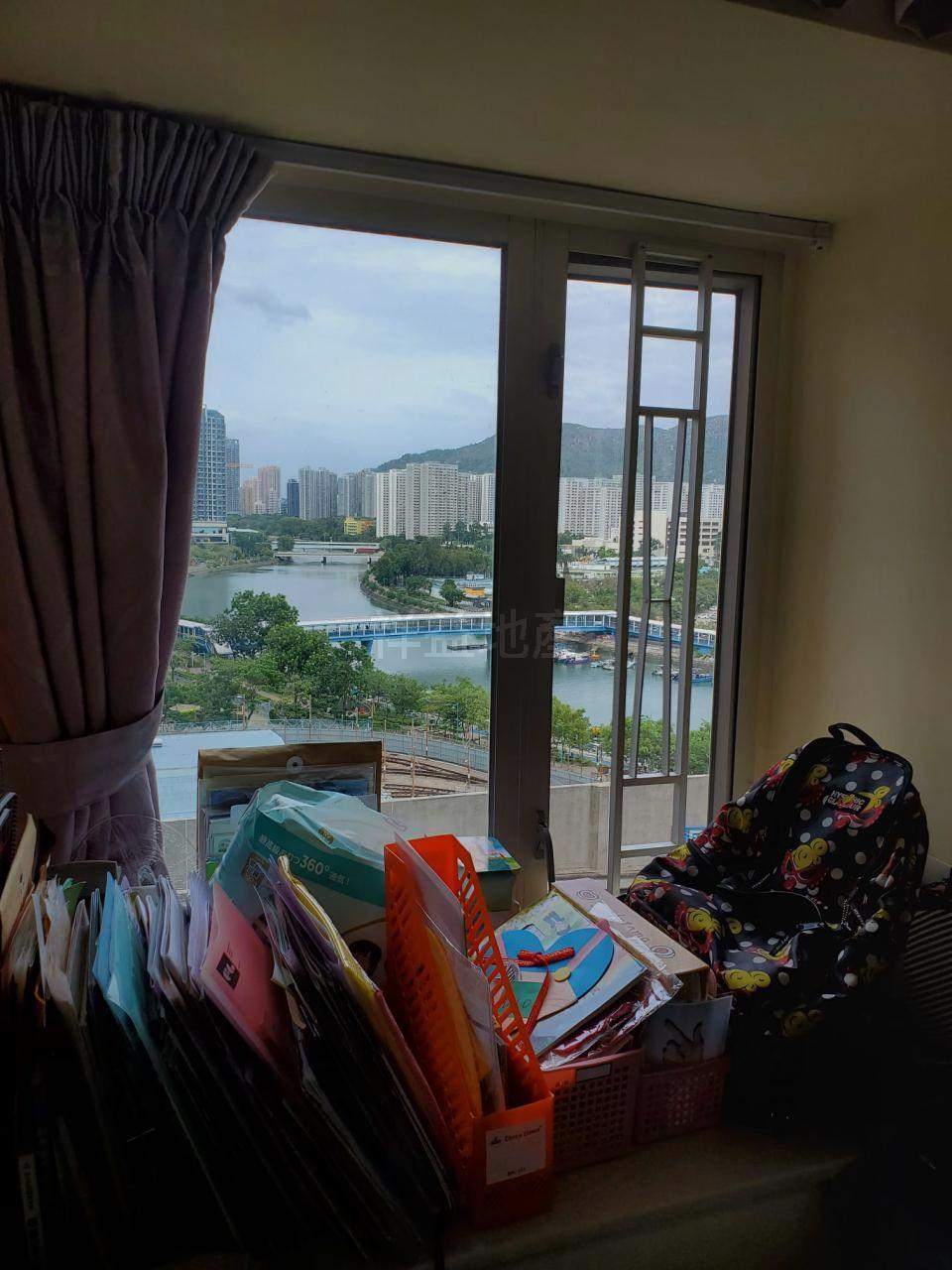 房間外望屯門河景,景致遼闊清幽,是吸引準新人買家入市的原因之一。(代理提供)