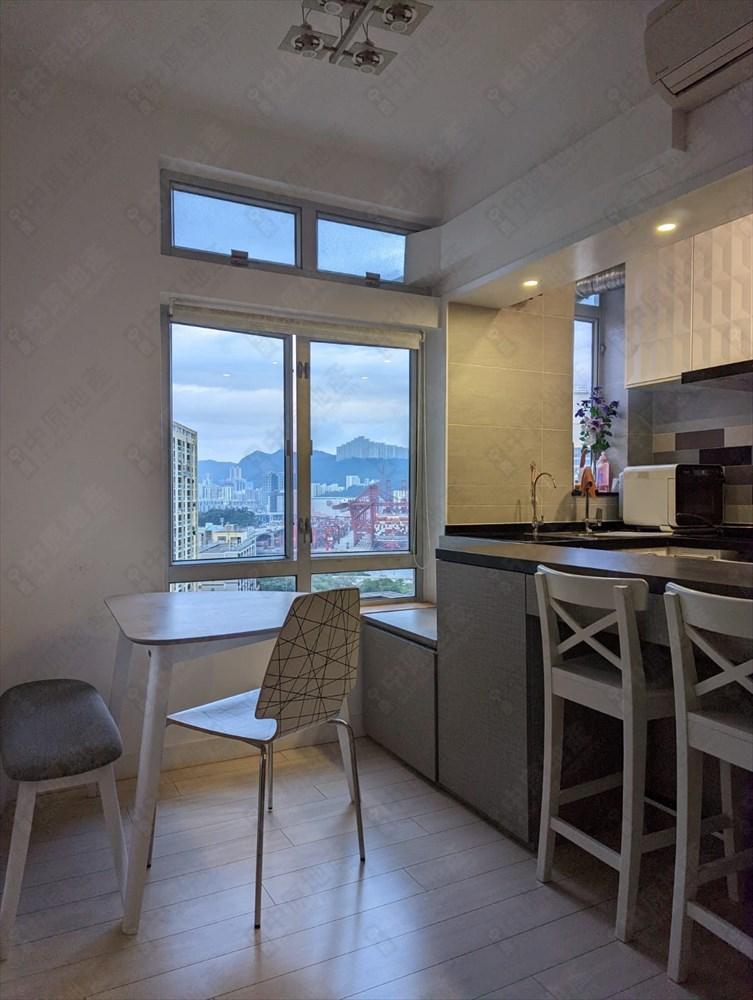 單位望海景、碼頭景和區內市景,景觀開揚理想。(代理提供)