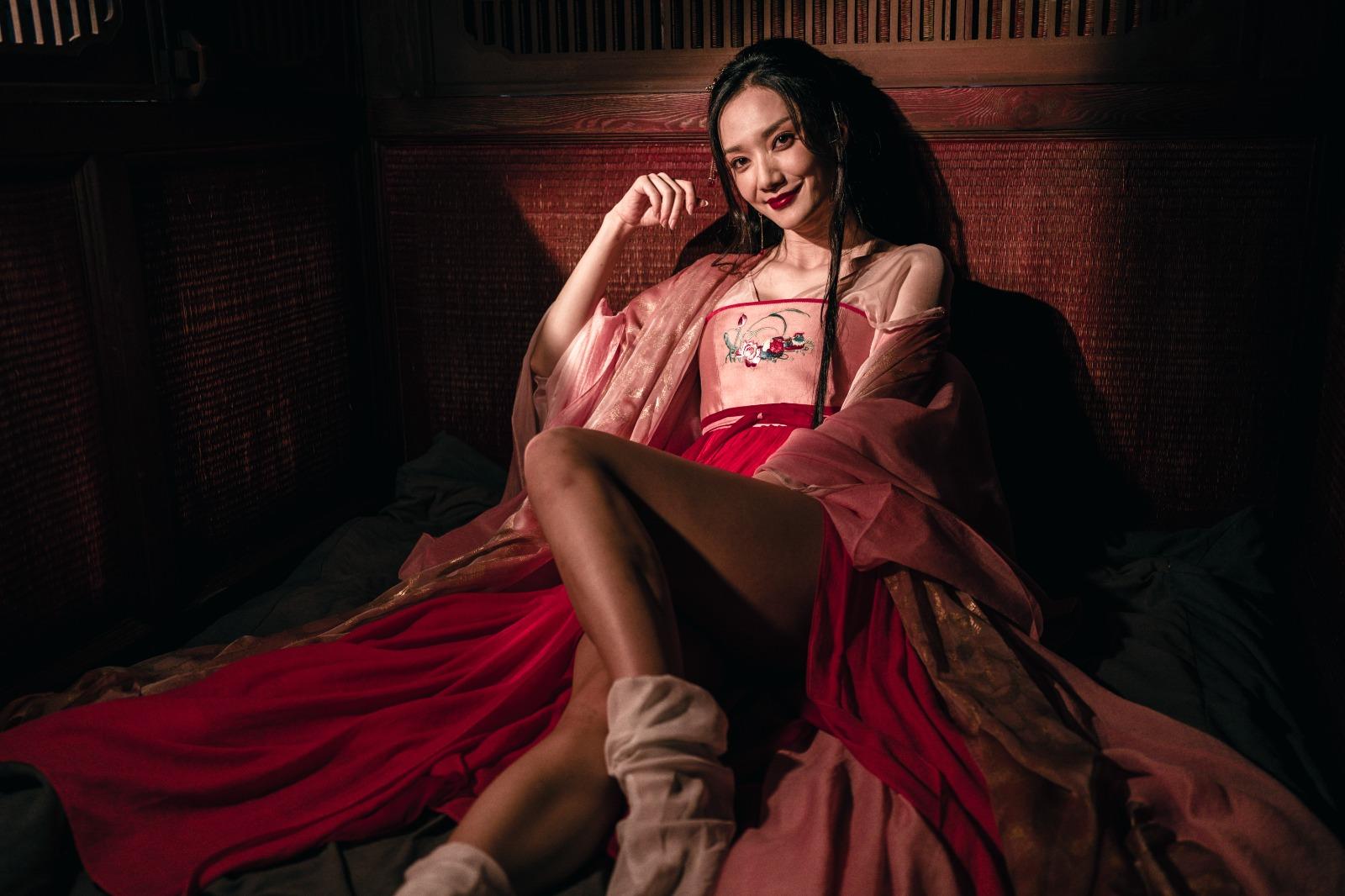 王君馨挑戰扮演反派角色「馬夫人」康敏。