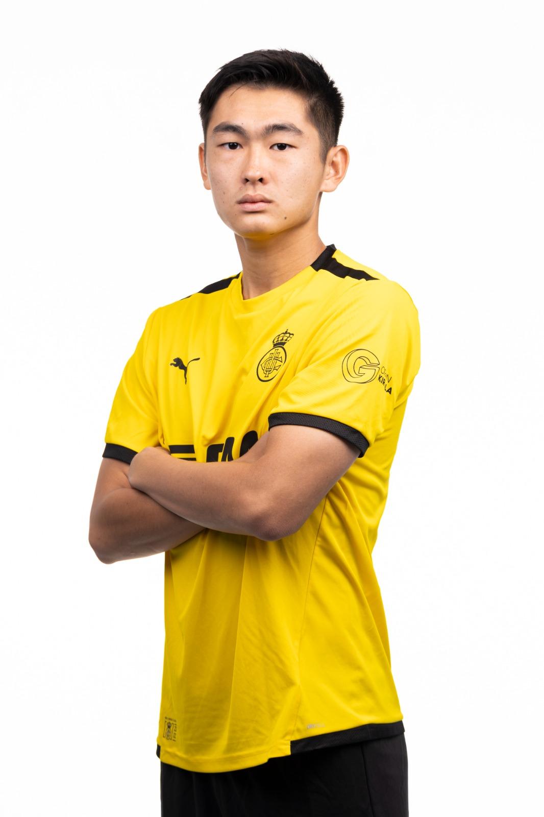 陳晉一早前為球會拍攝的主客球衣照片