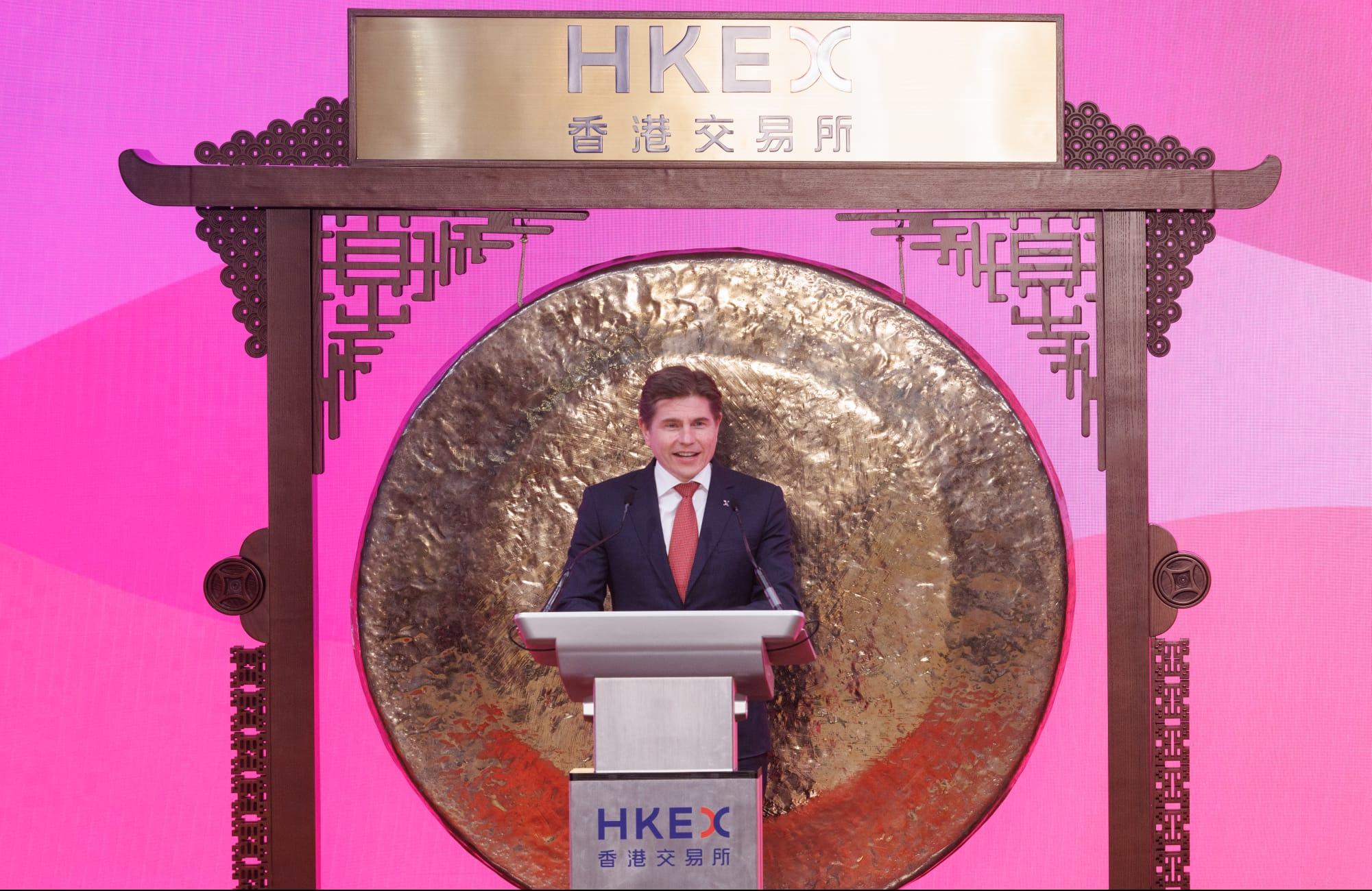 受疫情影響,時隔3年,港交所(388)再次舉行實體開市儀式。 (蘇文傑攝)