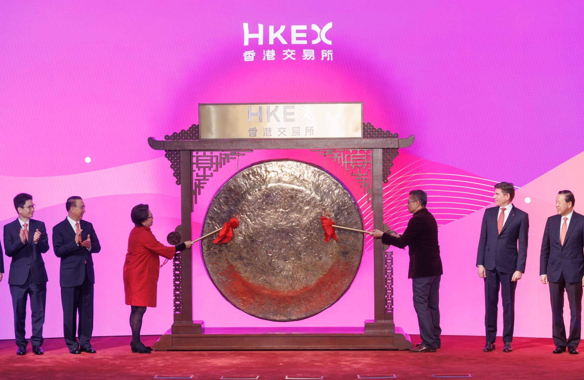 受疫情影響,時隔3年,港交所(388)再次舉行實體開市儀式。 (蘇文傑攝)