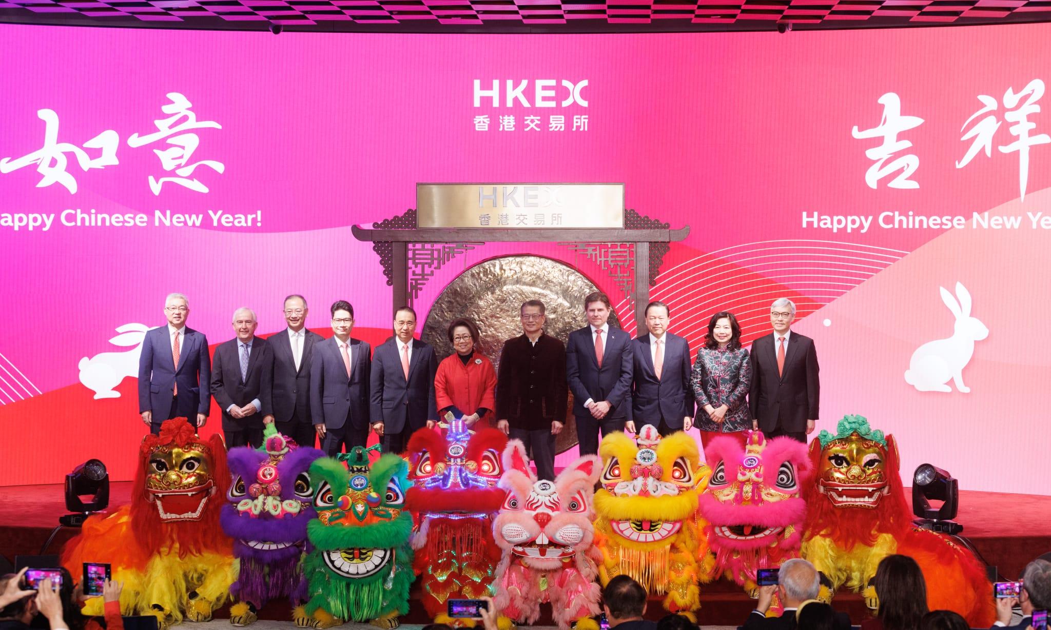 受疫情影響,時隔3年,港交所(388)再次舉行實體開市儀式。 (蘇文傑攝)