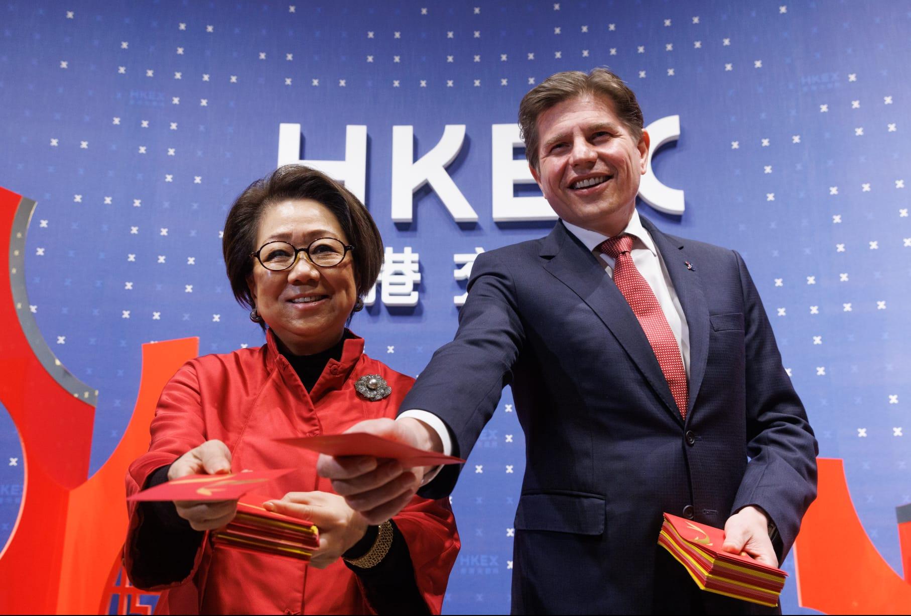 受疫情影響,時隔3年,港交所(388)再次舉行實體開市儀式。 (蘇文傑攝)