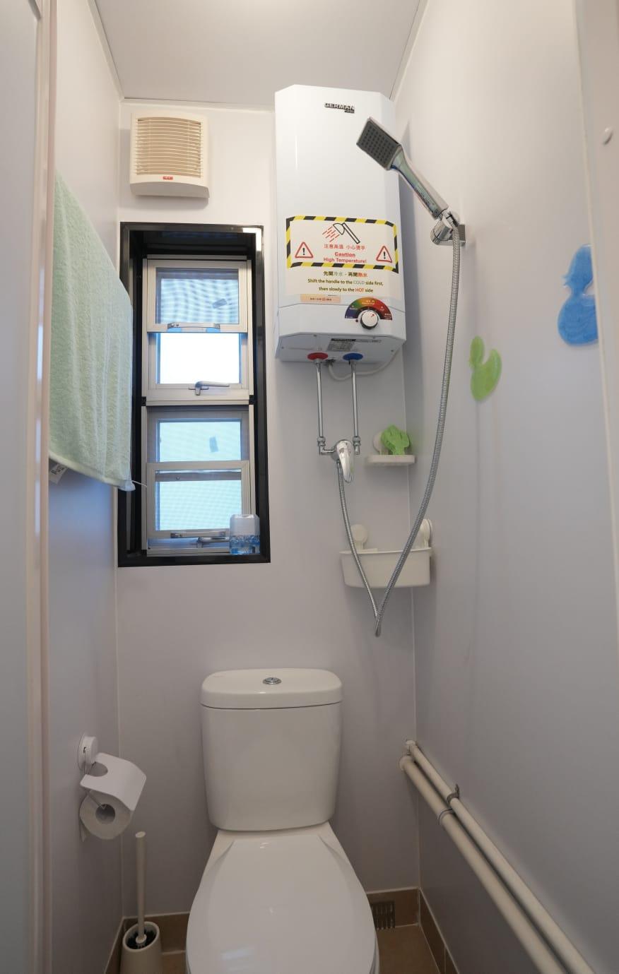 簡約公屋|首批2100單位最快下年度落成 何永賢:會落實為不同選址完善交通 (陳奕釗攝)