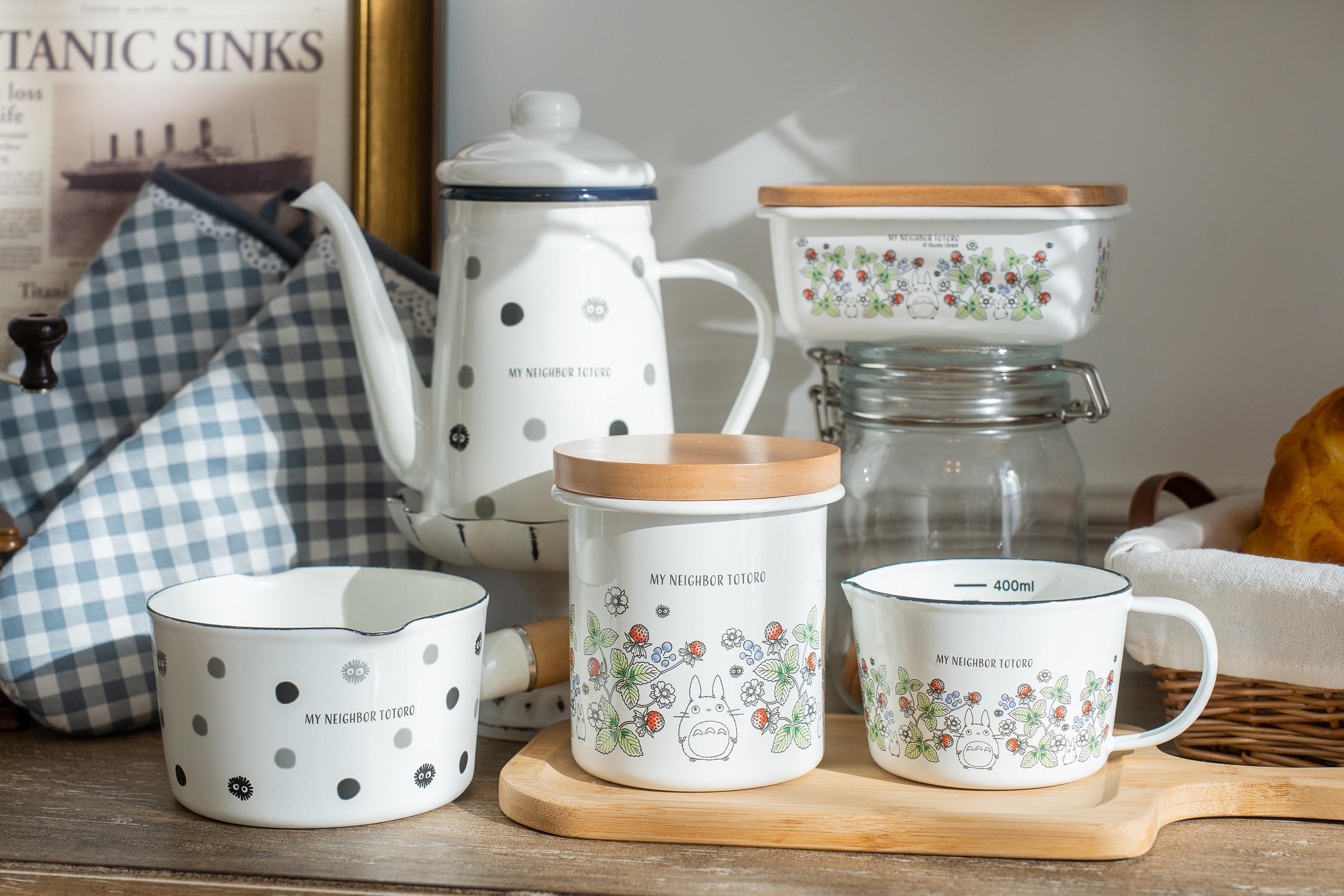 《龍貓》和《魔女宅急便》琺瑯廚具系列