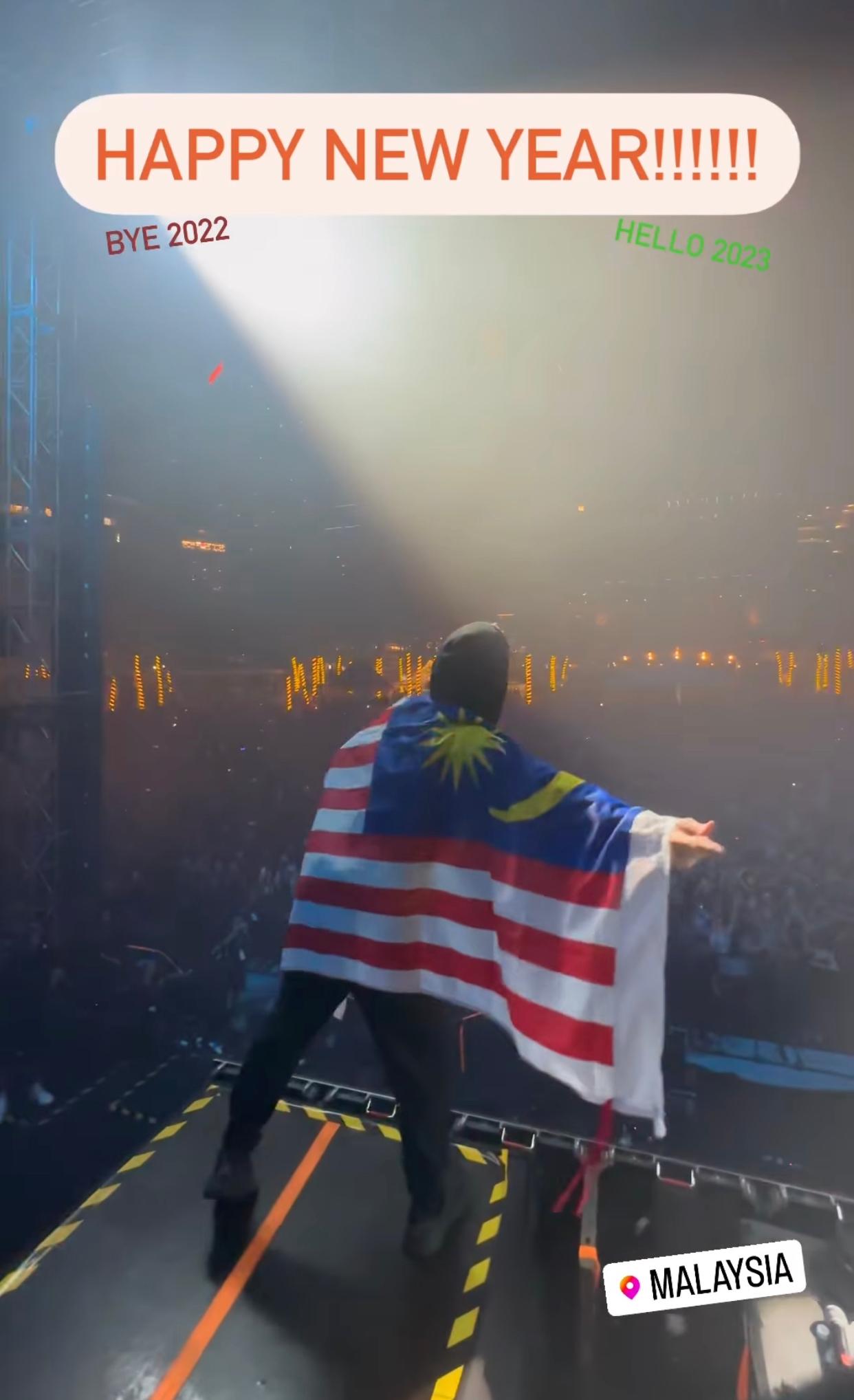 Alan Walker昨晚在馬來西亞倒數迎接新一年。