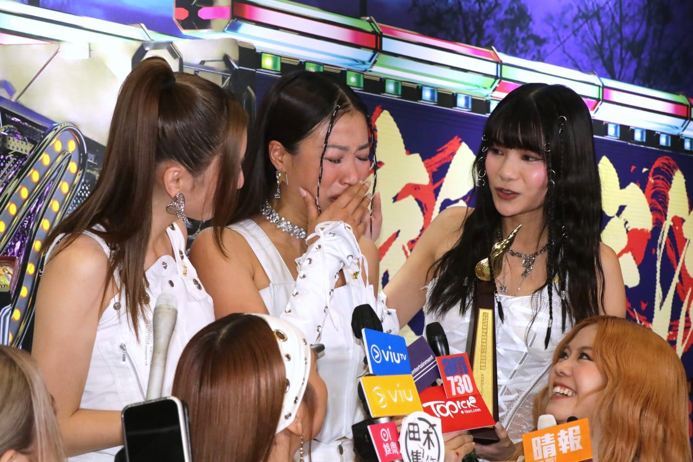 訪問中途,芯駖太感動忍唔住再度爆喊。