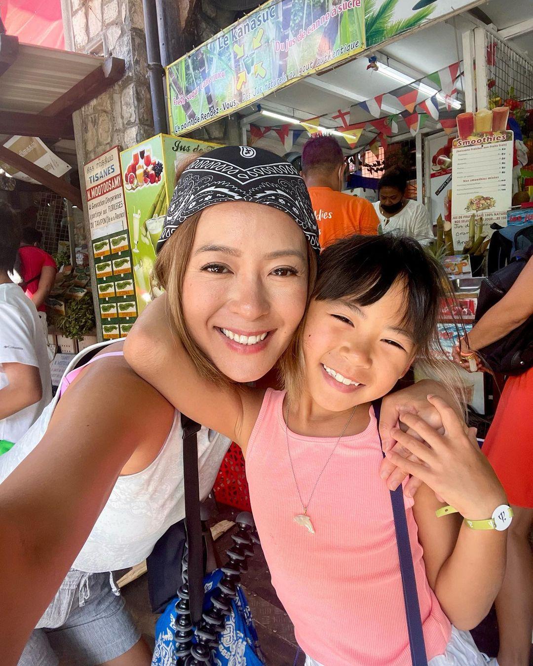 梁芷珮與老公一家4口遊歷大半個非洲。