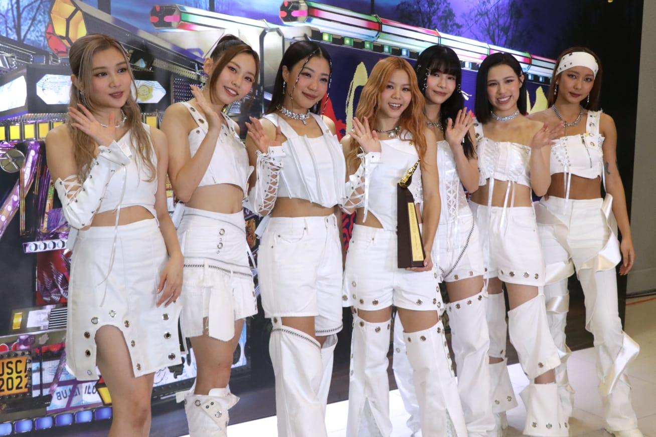 COLLAR完騷後接受訪問,大談來年計劃。(李睿哲攝)