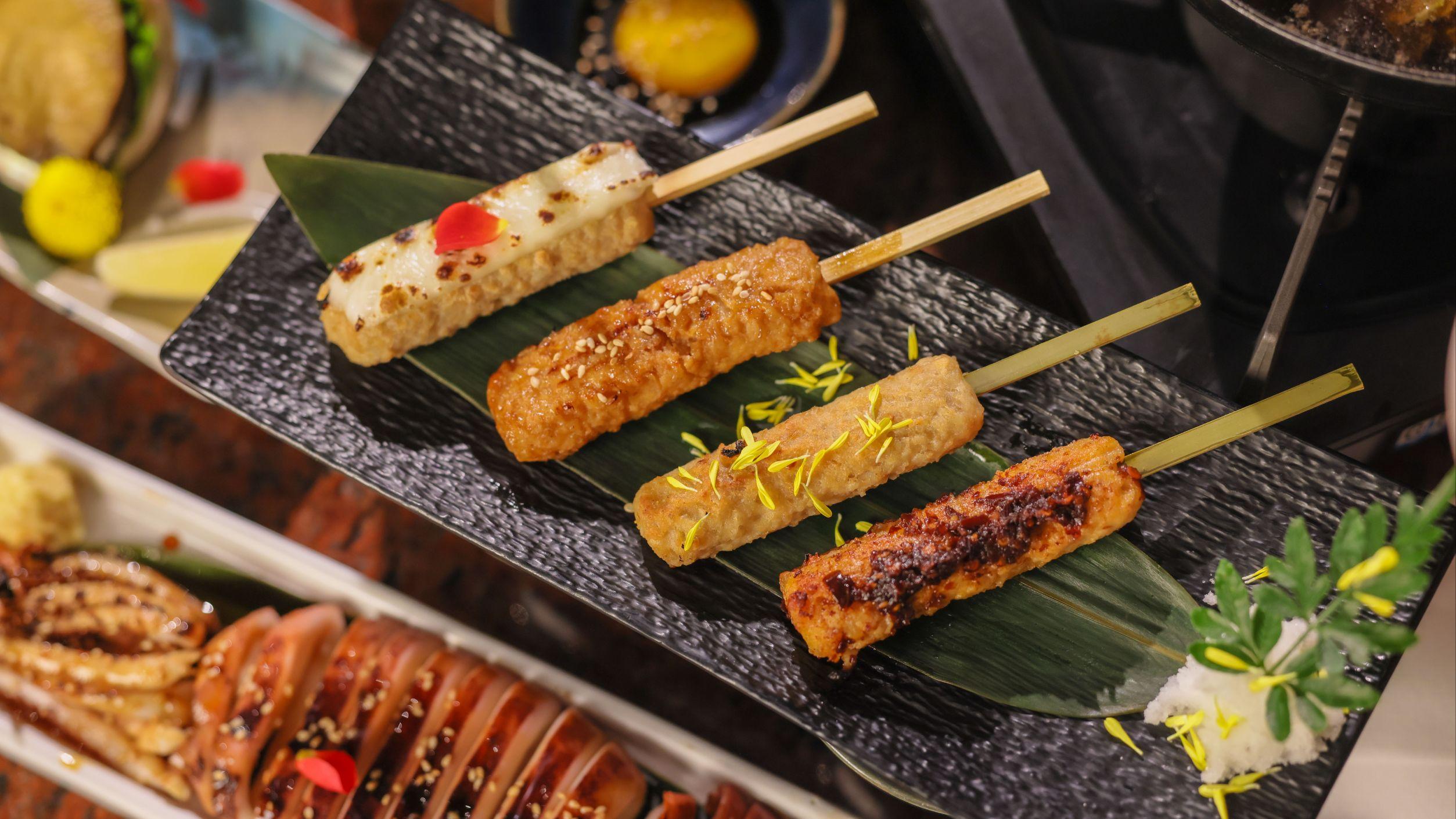 「幸福鳥Shiawase Yakitori」主打爐端燒料理,一系列時令海鮮刺身、燒物及鍋物。