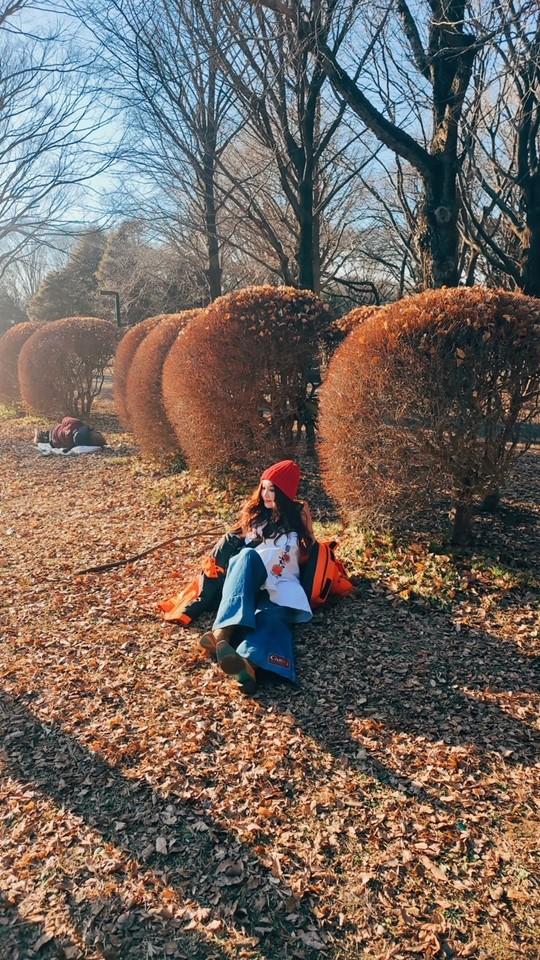 溫碧霞跟老公Kenny及家人日前起程到日本度新歲。