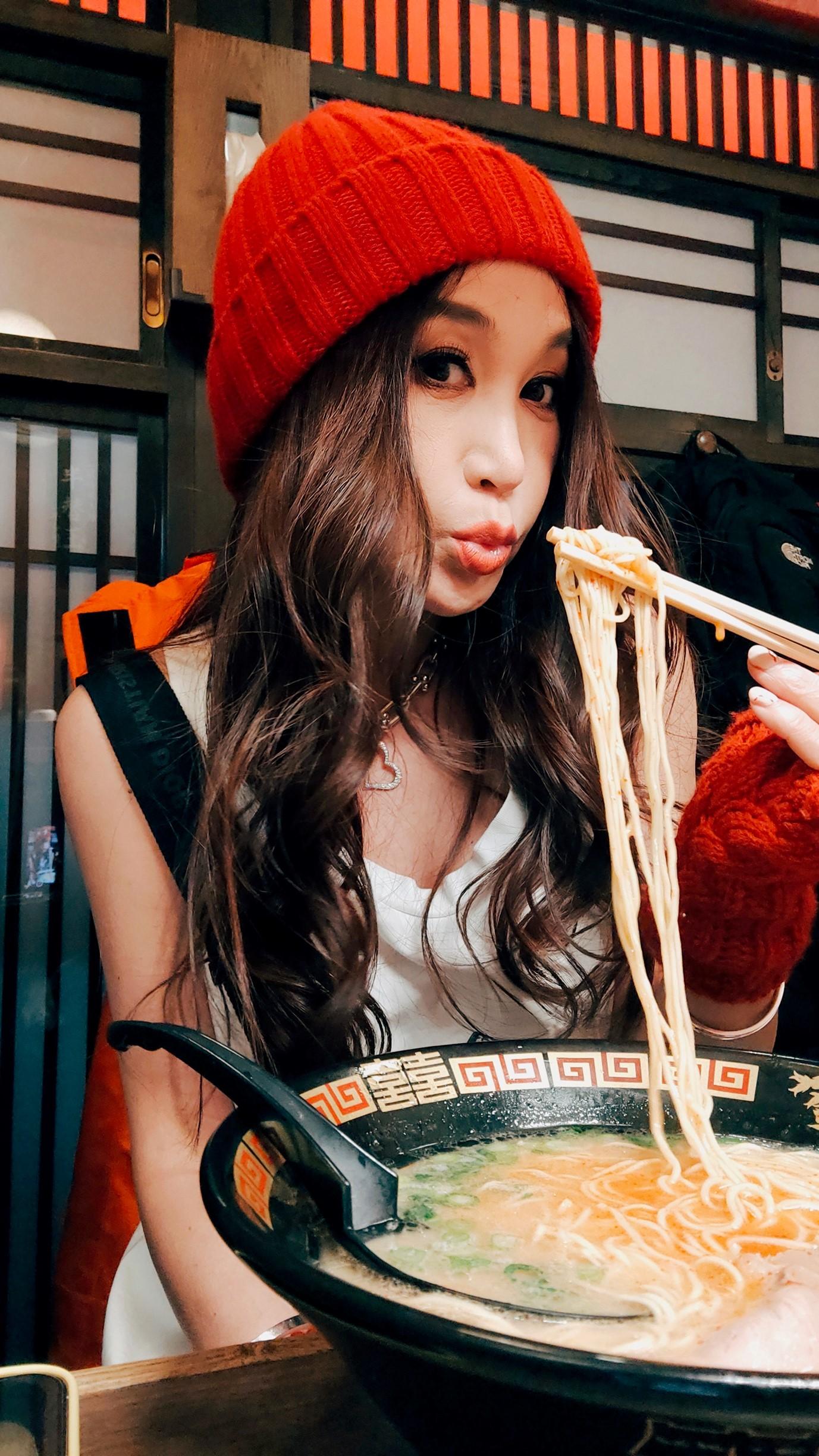 溫碧霞孖老公日本賞雪 浸溫泉曬香肩