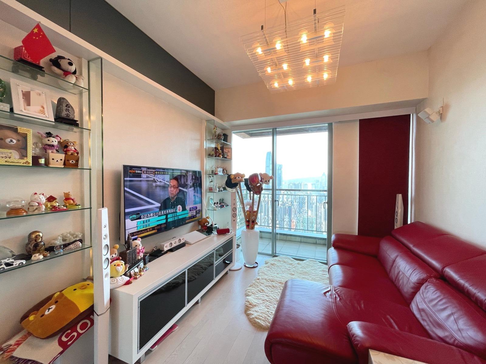 大廳以長方形開則,其中客廳外接闊落露台。