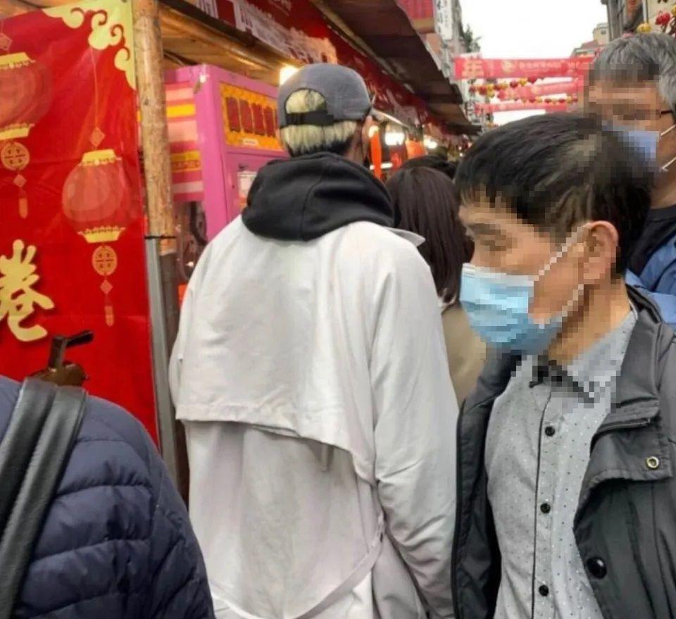 曹佑寧早前偕王淨現身街頭拍拖。