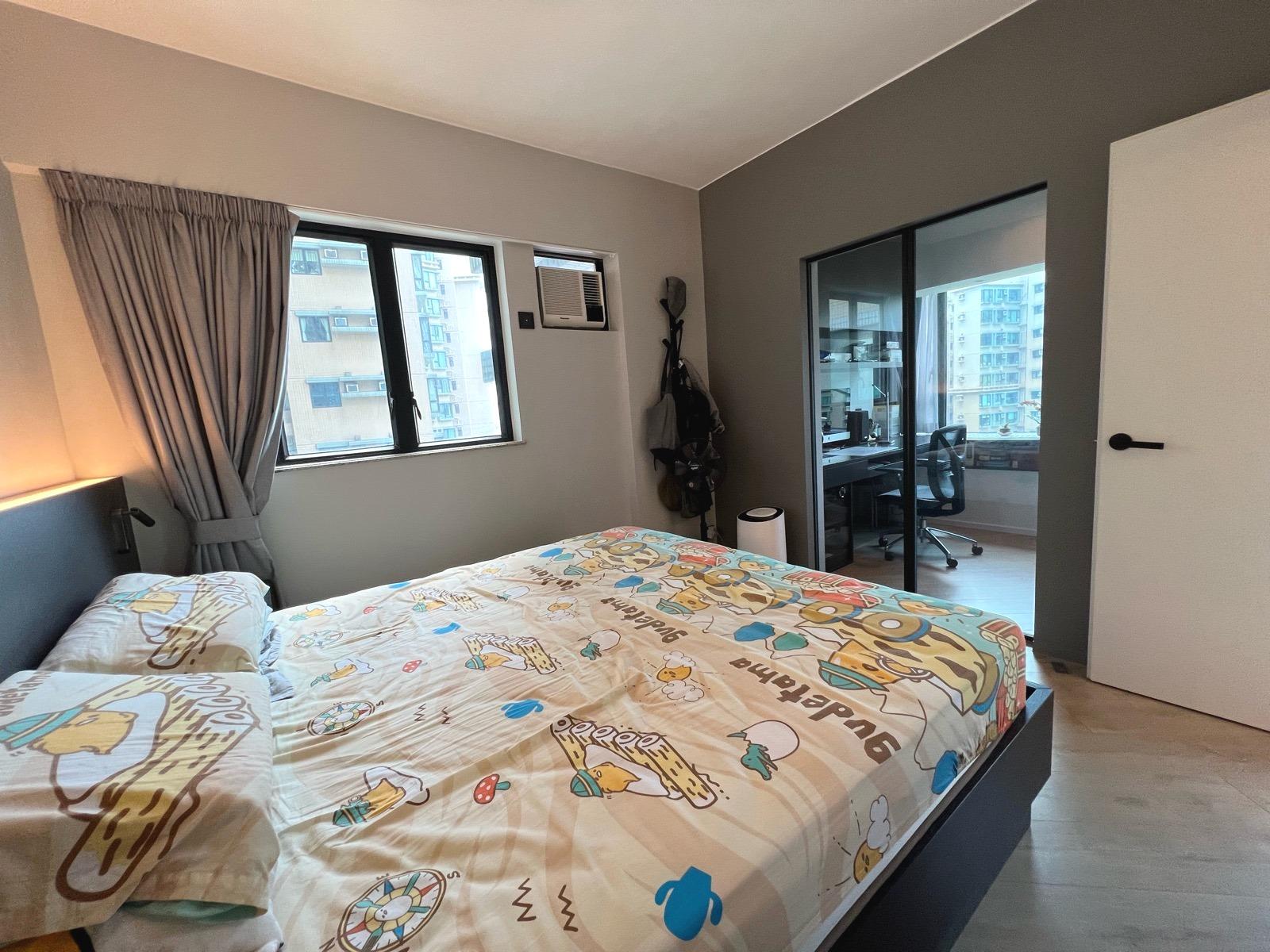 睡房可三邊下床,活動空間充足。