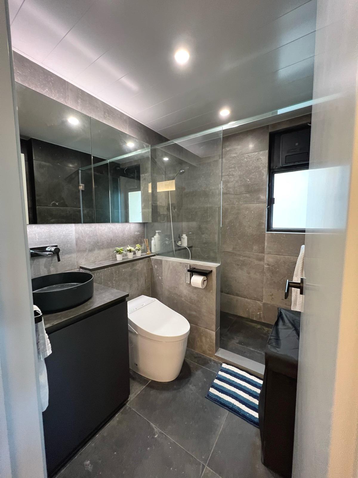 浴室裝修整潔企理。