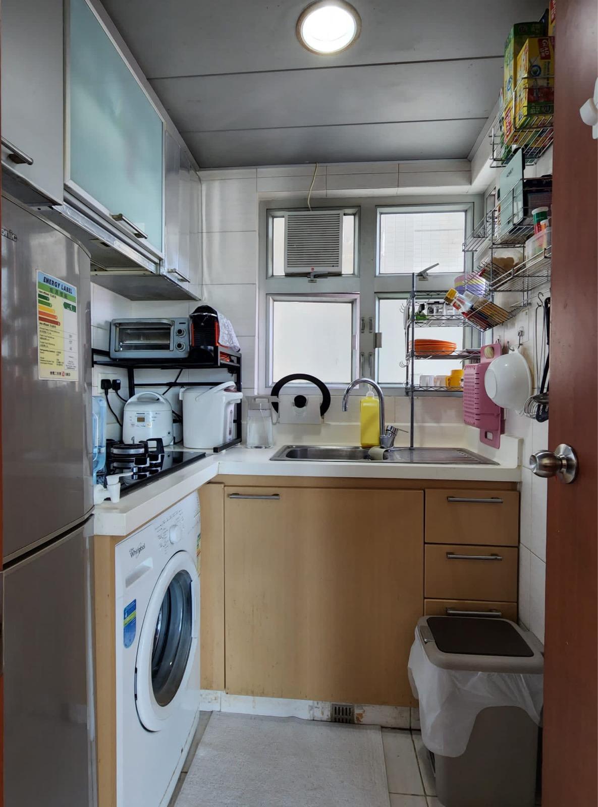 廚房設有大窗戶,光猛通爽,空間亦算闊落。