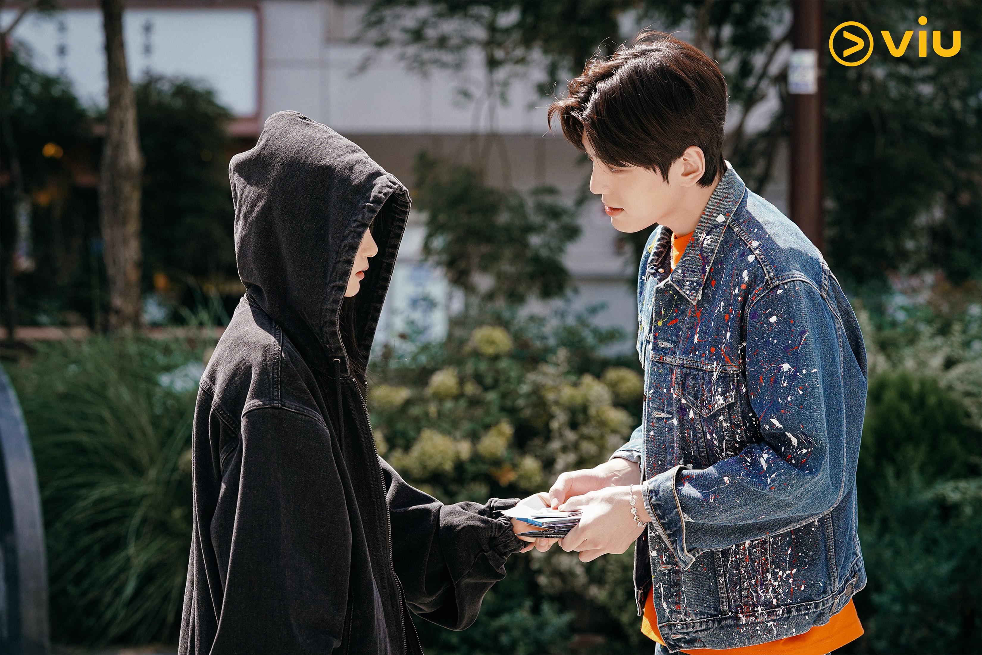 《神聖的偶像》改編自同名人氣網漫。