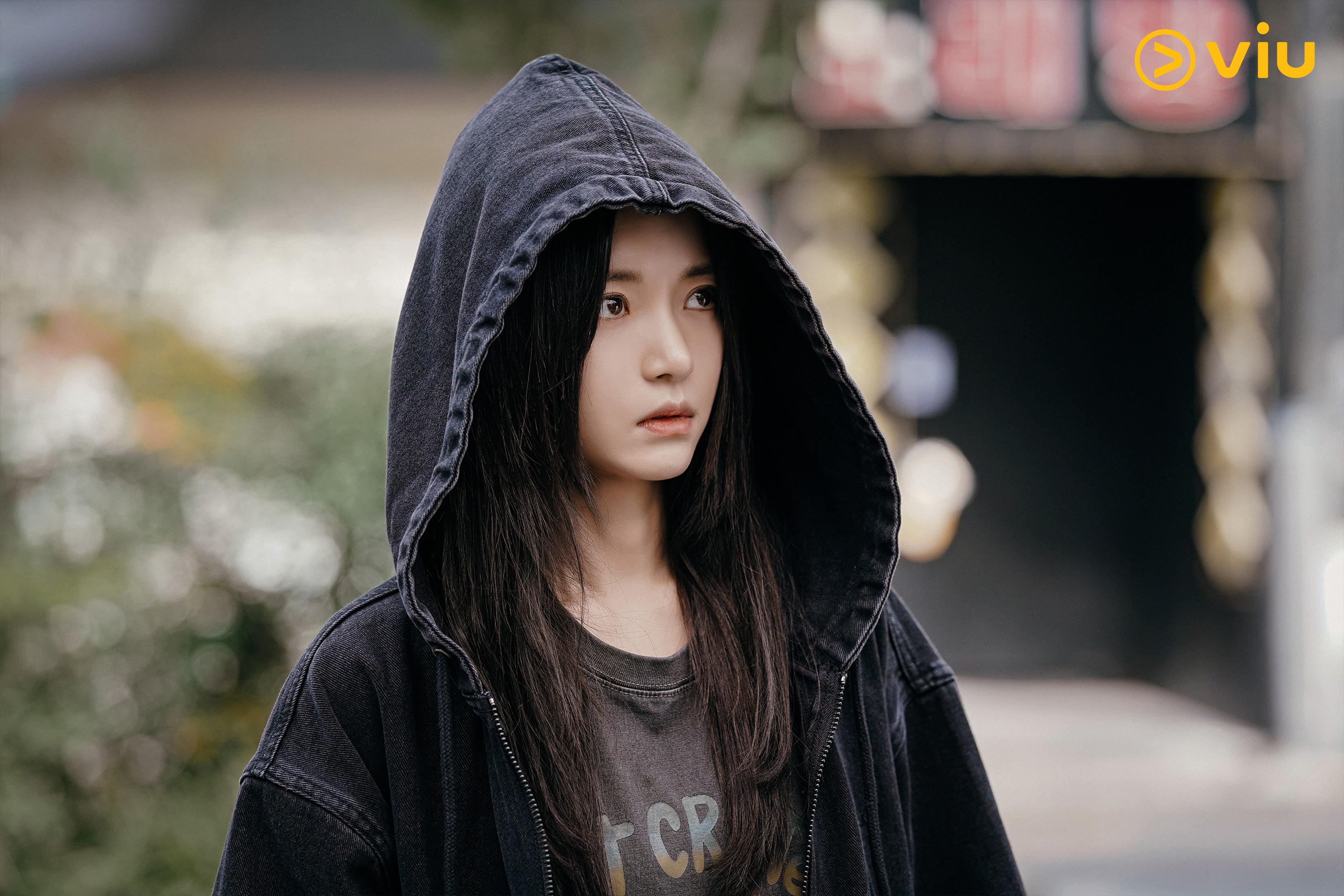 高甫潔為了救出被附身的延宇,成了男團經理人。