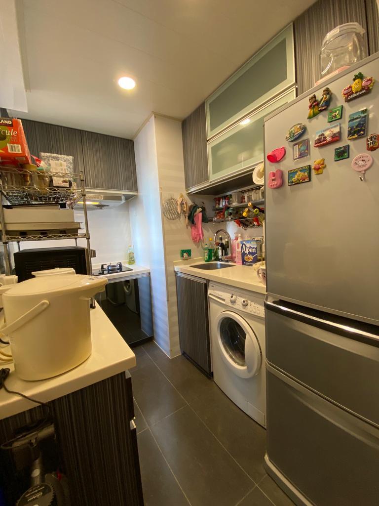 闊落的廚房十分實用。