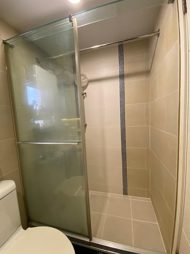 企缸設計浴室新淨整潔。