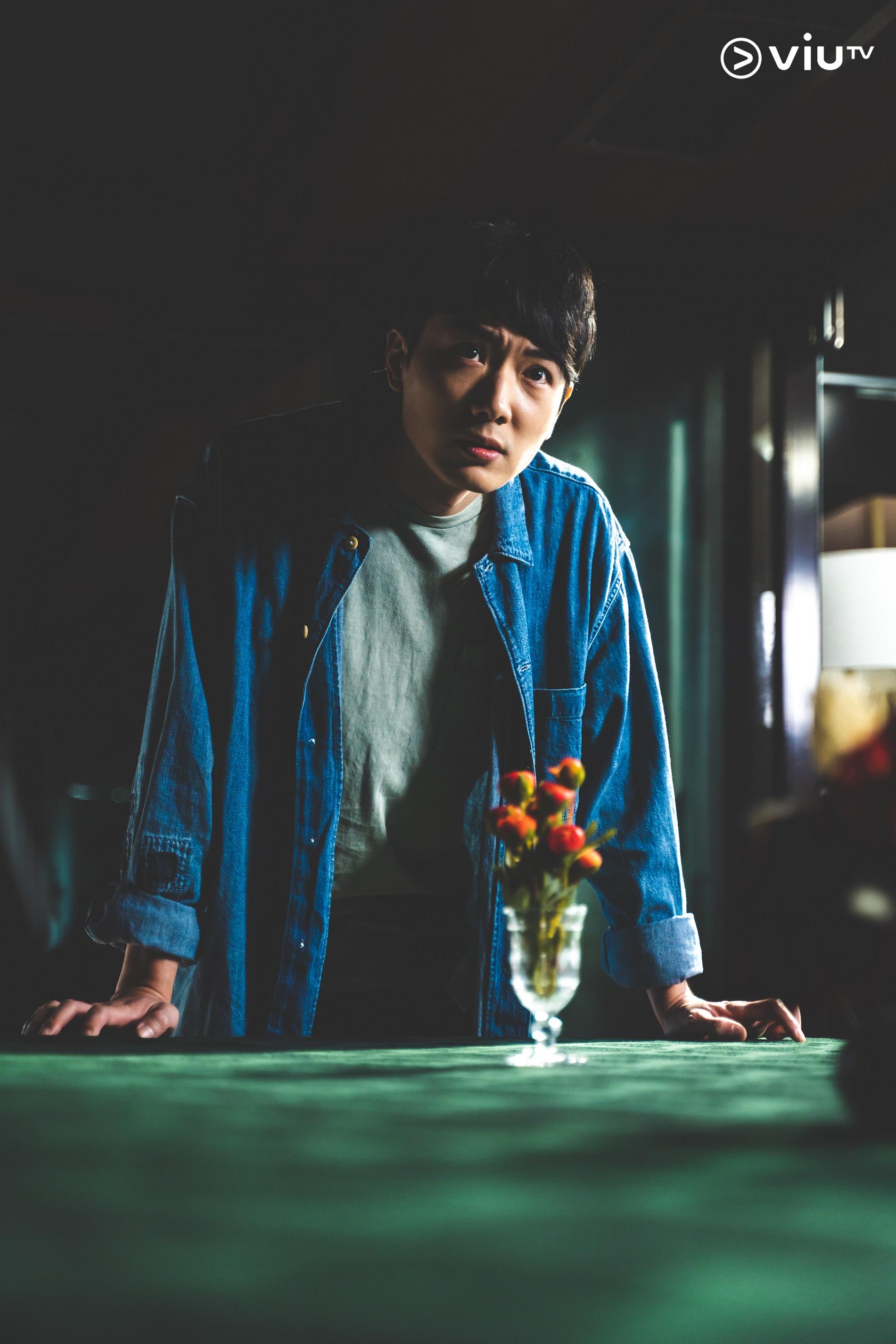 蔡瀚億在電視劇《大誠實家》首當男主角演盧文乃。