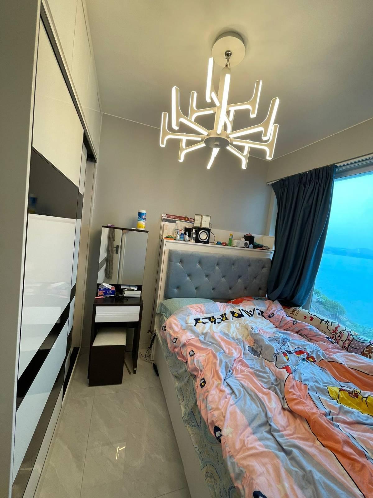 單位為三房間隔,當中兩個睡房望海景。