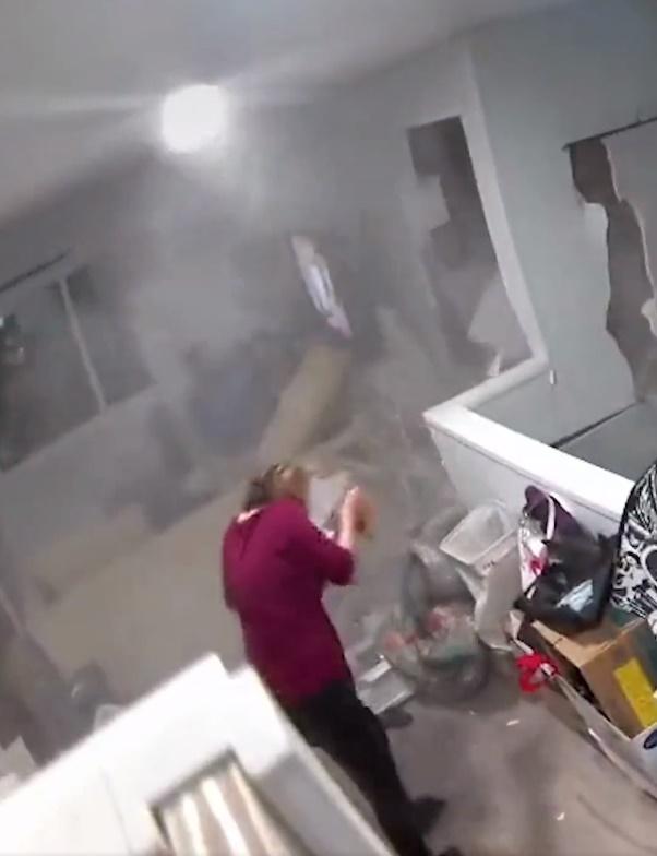 Caroline Sasaki與家人早一個星期才剛把房子翻新就遇到意外。(Twitter)