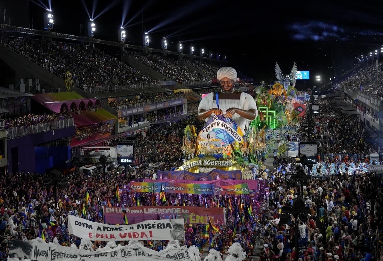 巴西是自新冠肺炎疫情以來,首次全面恢復舉辦嘉年華。(AP)