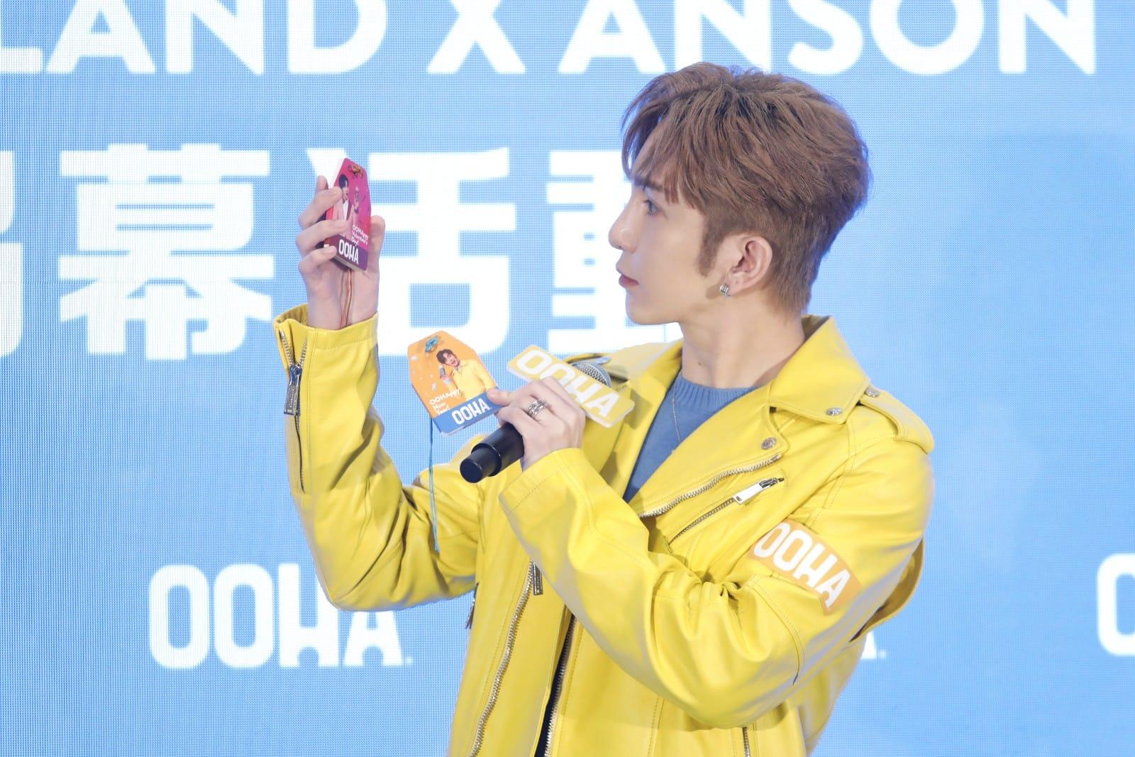 盧瀚霆現身太古城,為其代言飲品OOHA出席一周年活動。 (林俊源攝)