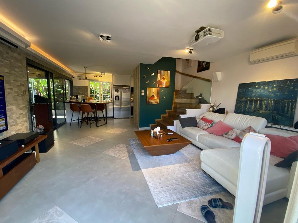 偌大的客飯廳,裝修簇新具品味。