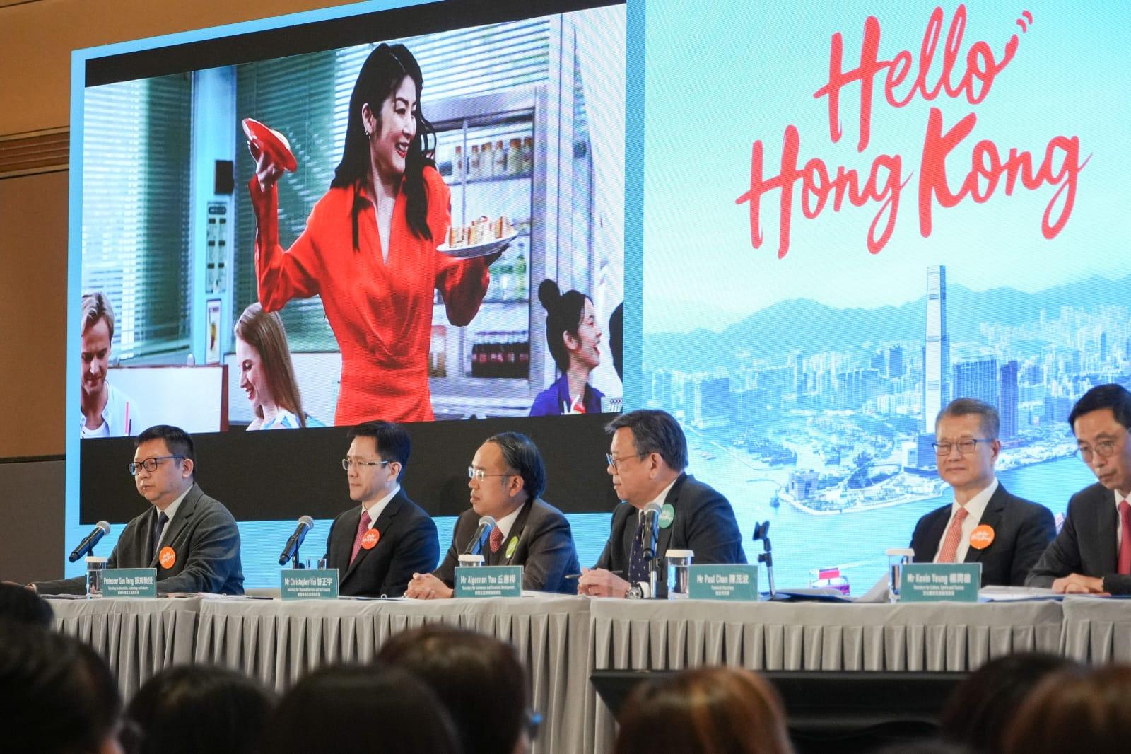 政府會邀請藝人郭富城、鄭秀文、陳慧琳拍攝宣傳香港的短片。(李睿哲攝)