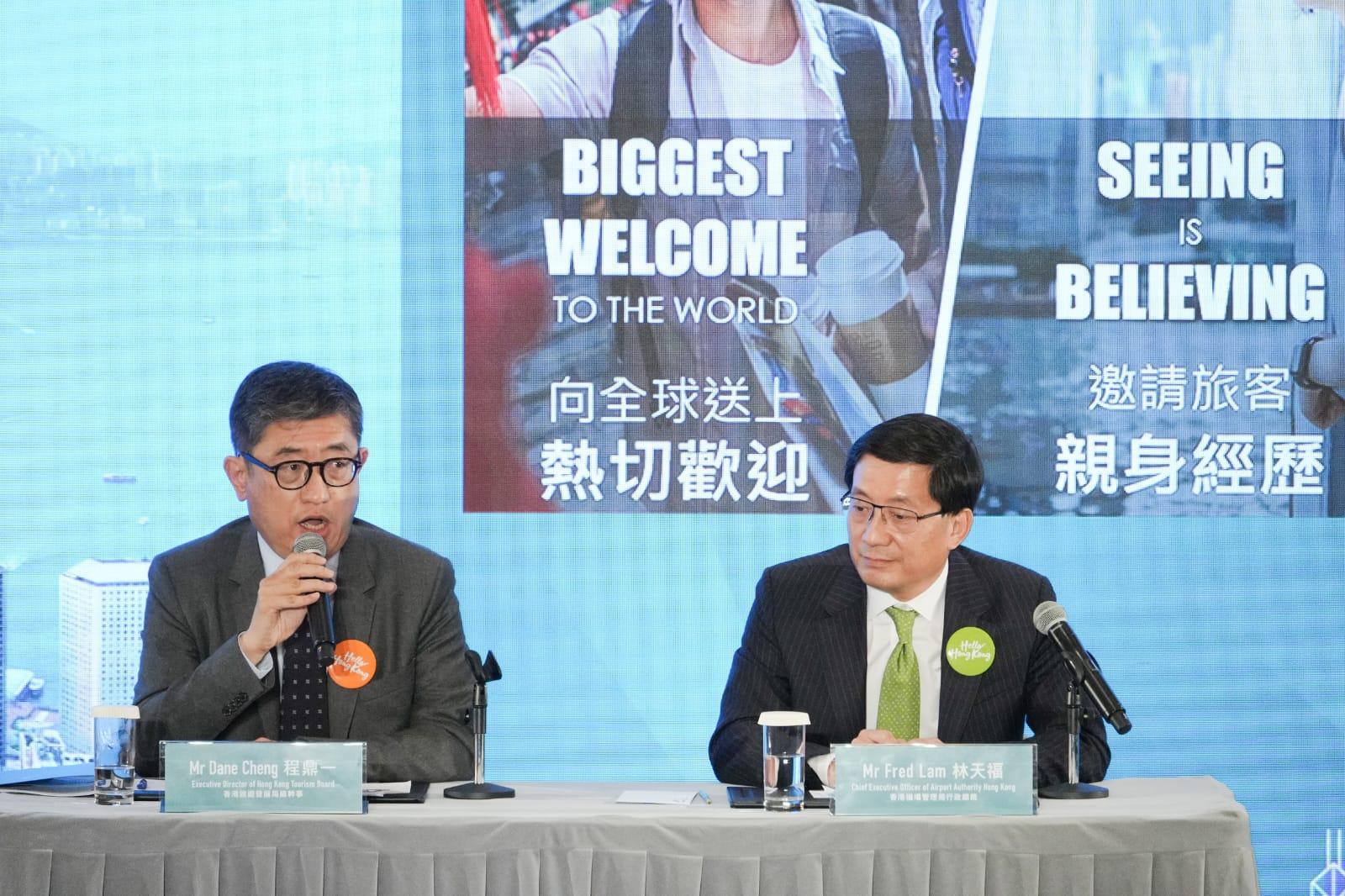 旅發局總幹事程鼎一表示,逾1.6萬店舖會向旅客提供優惠,亦會有最少100萬份「香港有禮」消費優惠券,讓旅客換領飲品。(李睿哲攝)