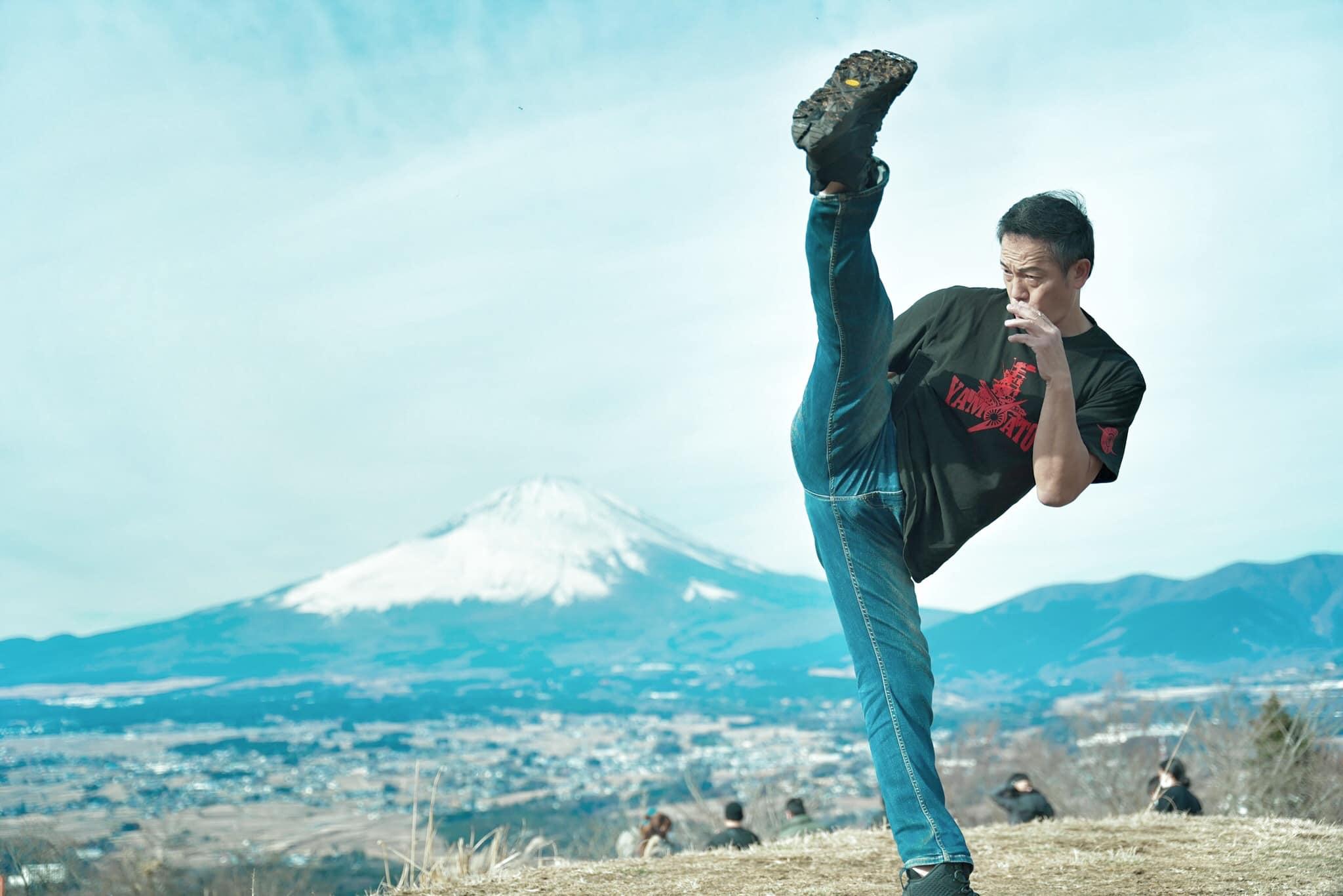 歐錦棠指淺草俗不可耐。