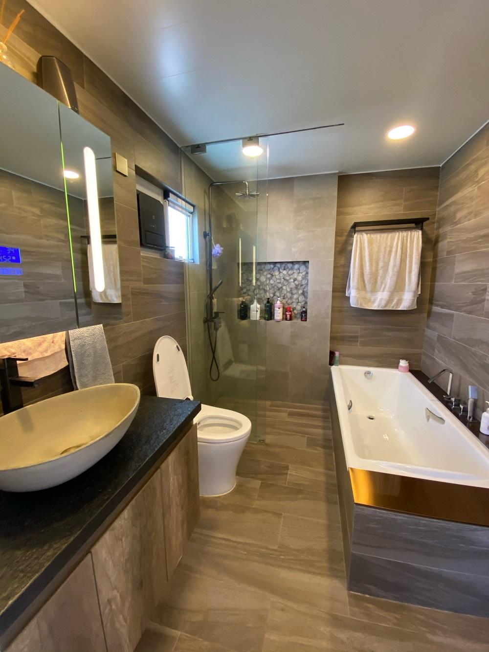 主人套房的浴室,非黑廁、空間闊落。