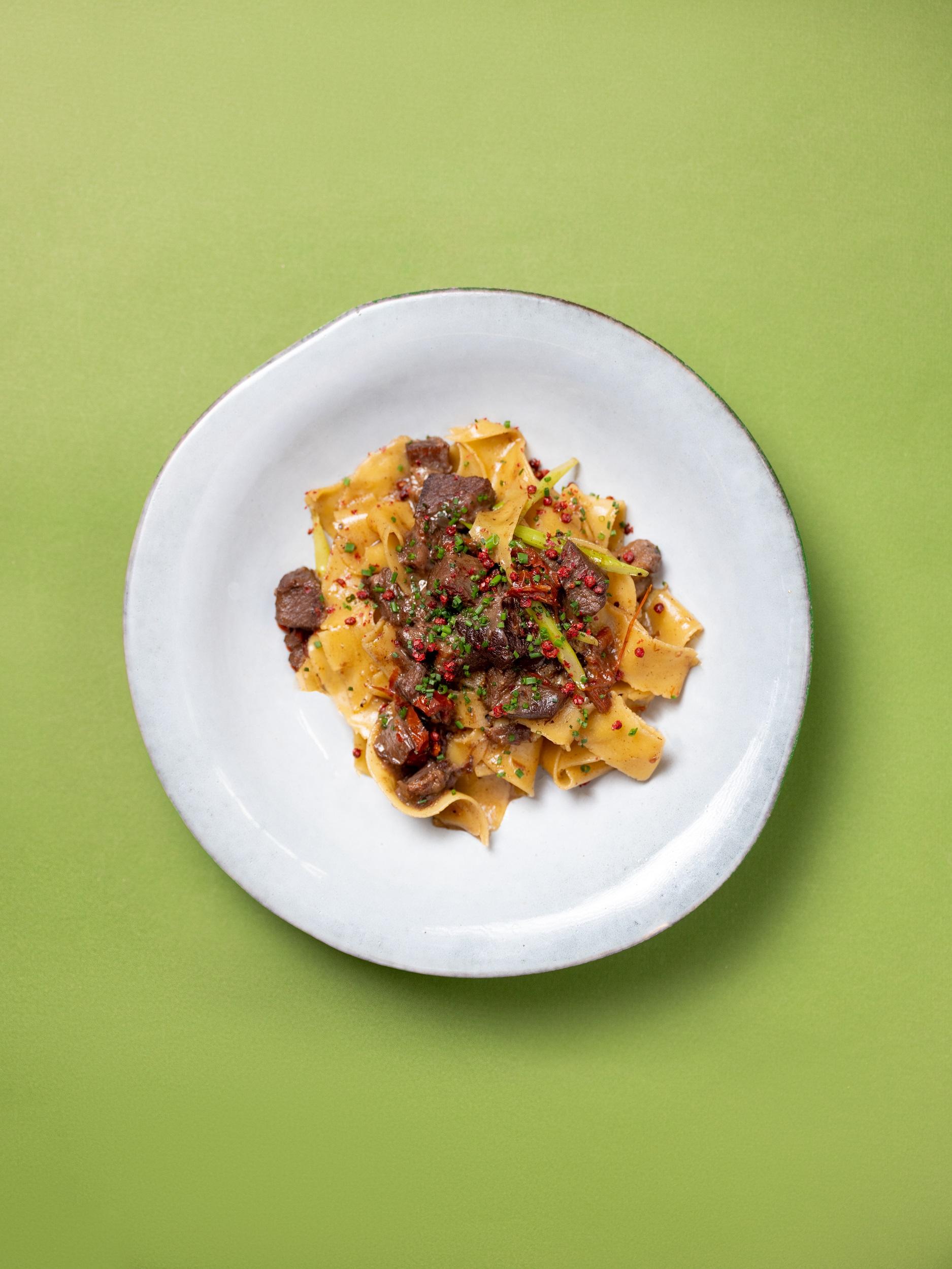 去「學校」搵食 手工意粉 秘製青口