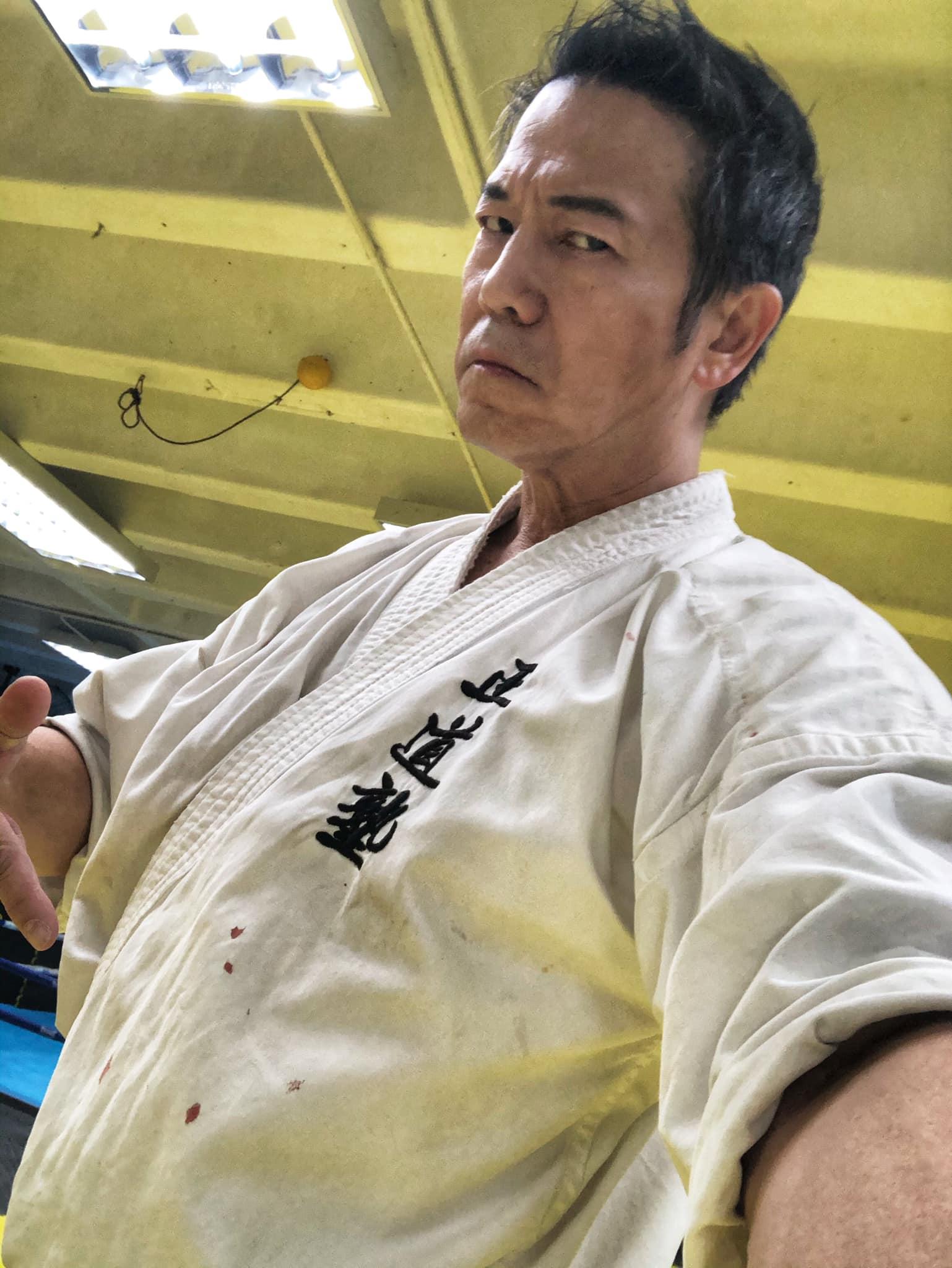 飛到日本拍攝《打天下2》外景戲嘅歐錦棠,趁住空檔外出去淺草閒逛。