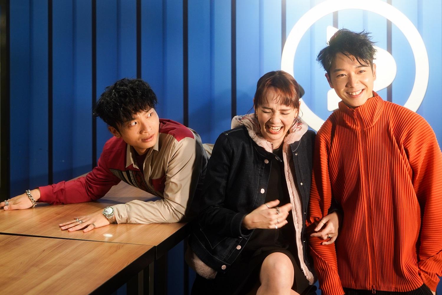 Asha與BabyJohn擺甫士的合作,冷不妨Dee從旁爬出,忍不住爆笑。(李睿哲攝)