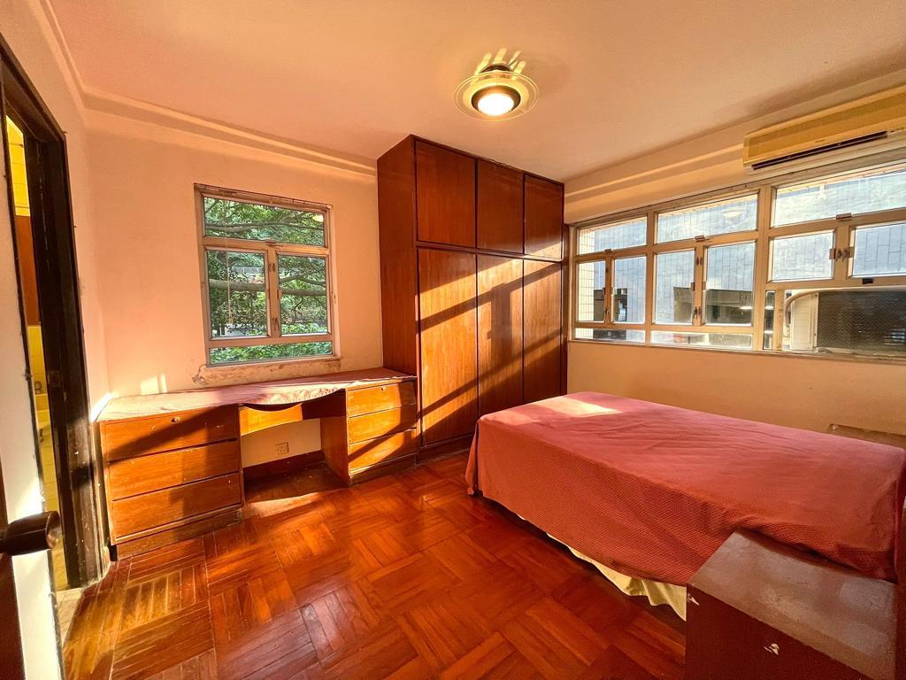 主人套房窗戶大又多,光線十分充沛,而間隔亦非常寬敞好用。